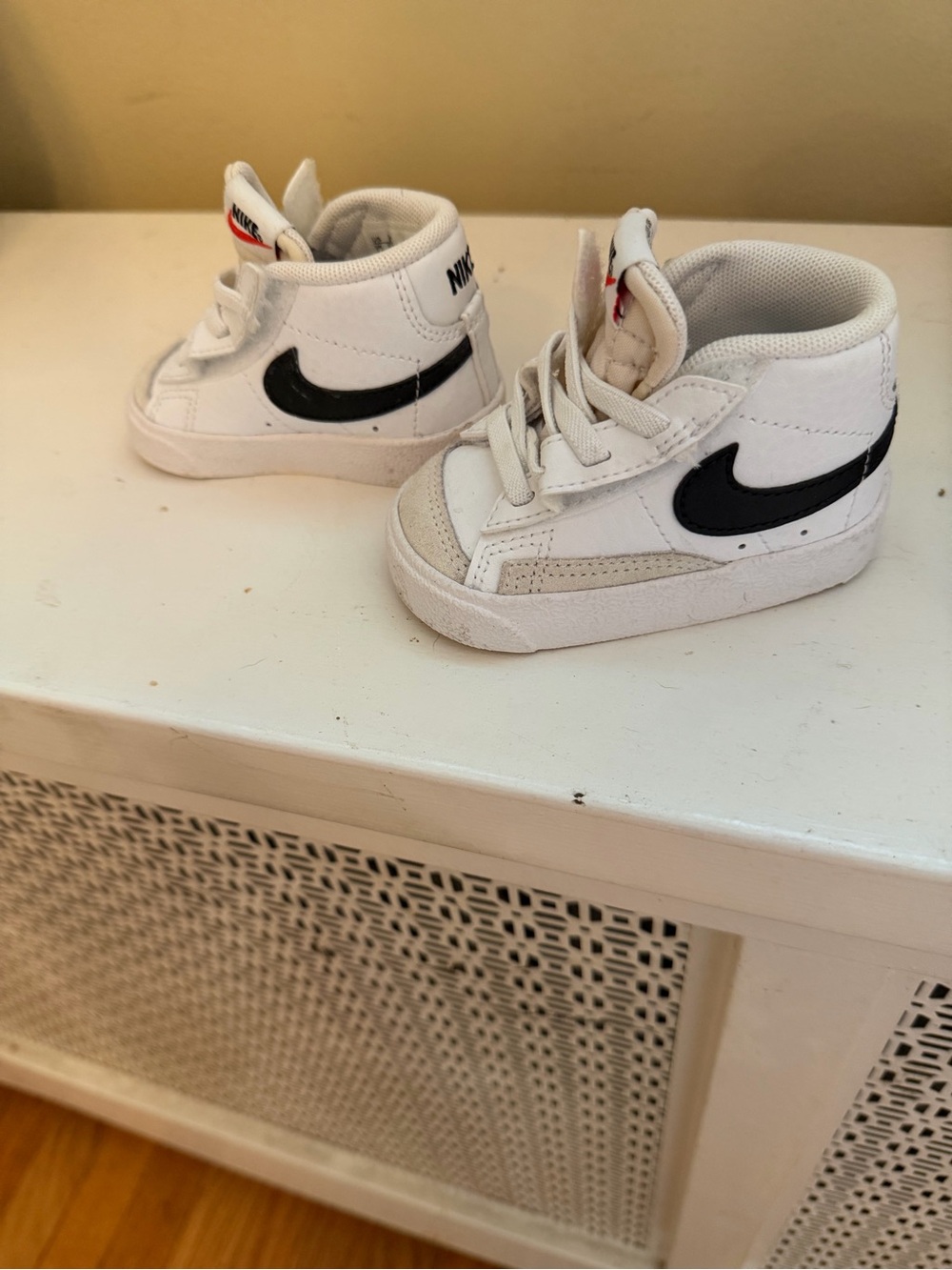 Nike toddler White & Black High-Top Sneakers